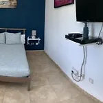 בית אירוח Tia Ela יאיזה
