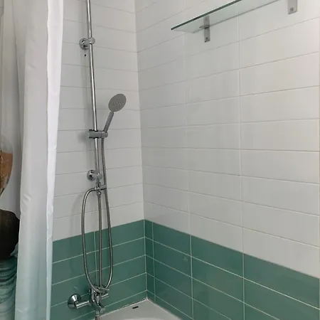 Tia Ela בית אירוח *