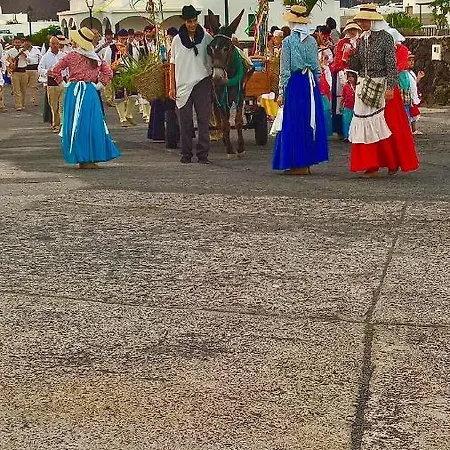 בית אירוח Tia Ela *