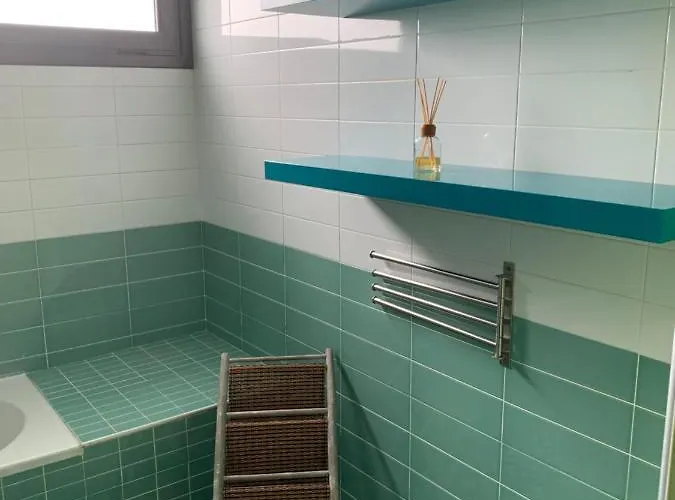 Tia Ela ホームステイ ヤイサ